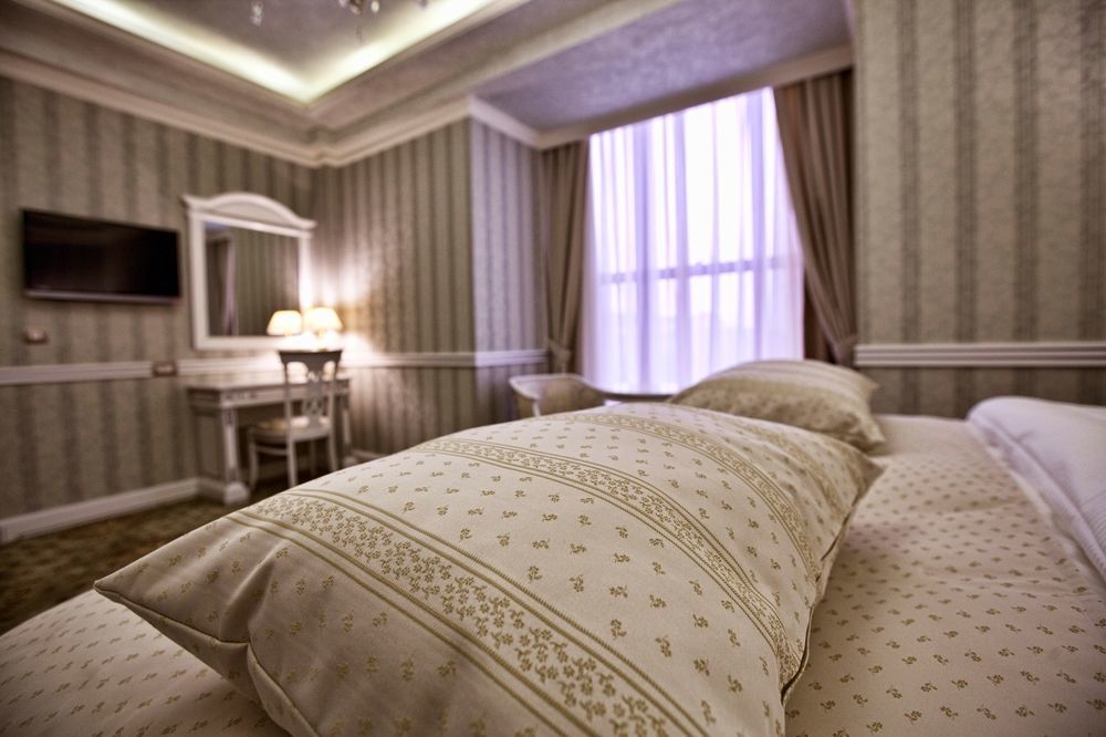 Multi Grand Pharaon Hotel Ptghni Exterior photo