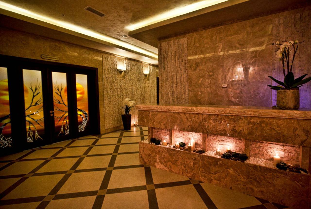 Multi Grand Pharaon Hotel Ptghni Exterior photo