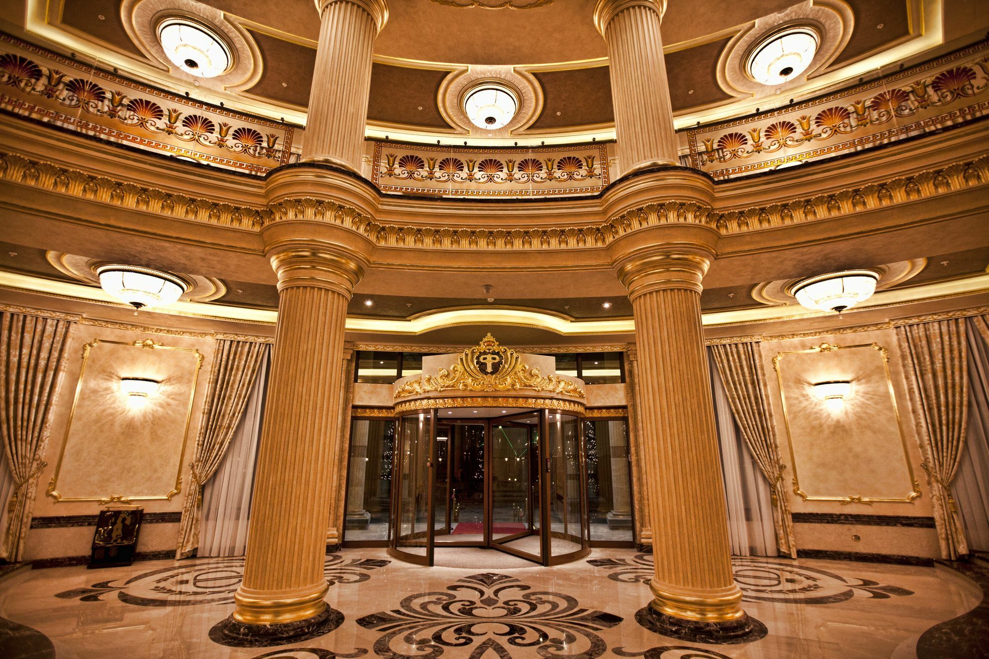 Multi Grand Pharaon Hotel Ptghni Exterior photo